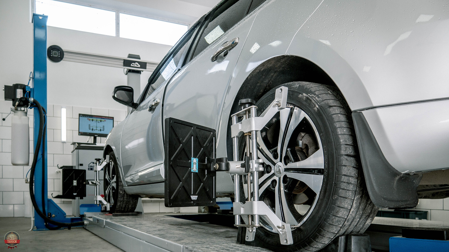 <span style="font-weight: bold;">Развал-схождение</span>